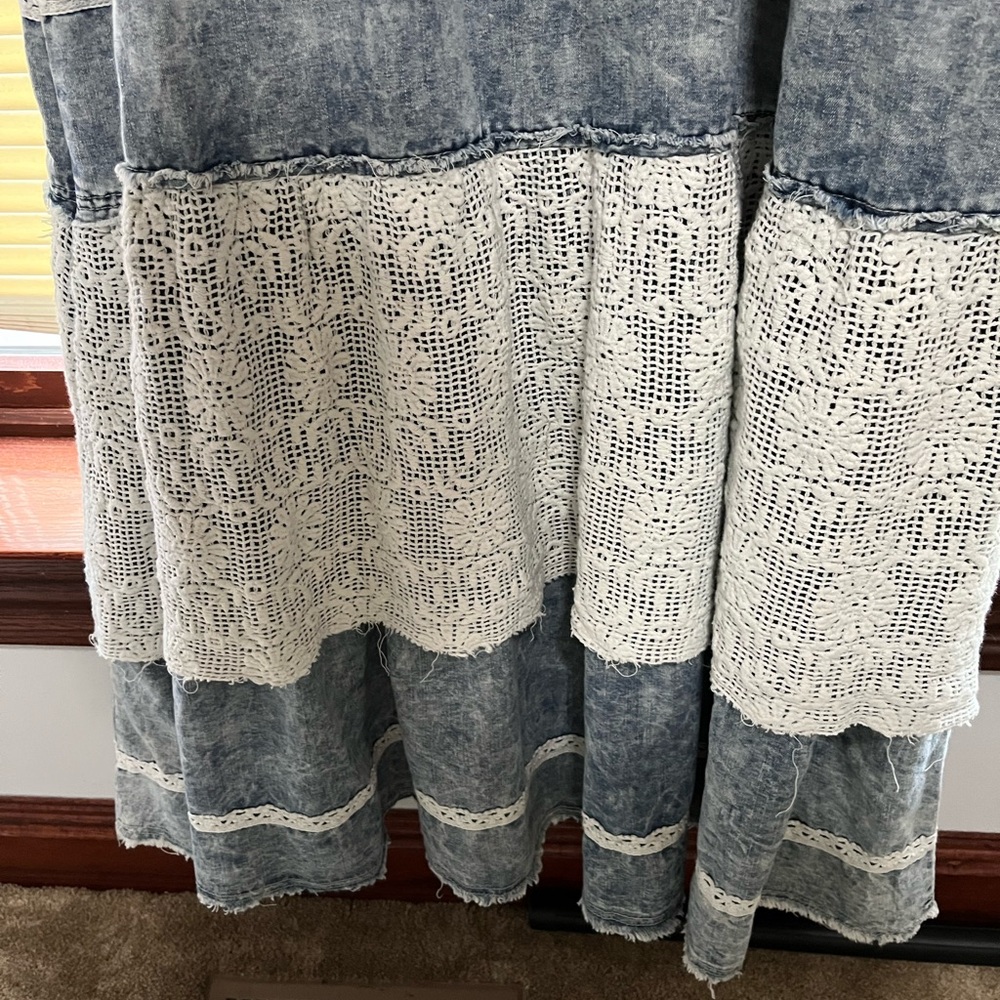POL Denim maxi dress with White Lace Accents Lg runs big PRICED to sell! - Picture 2 of 6